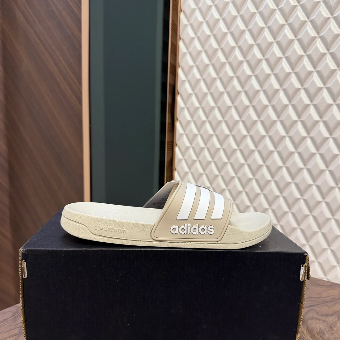 ADI SHOWER SLIDE - BEIGE
