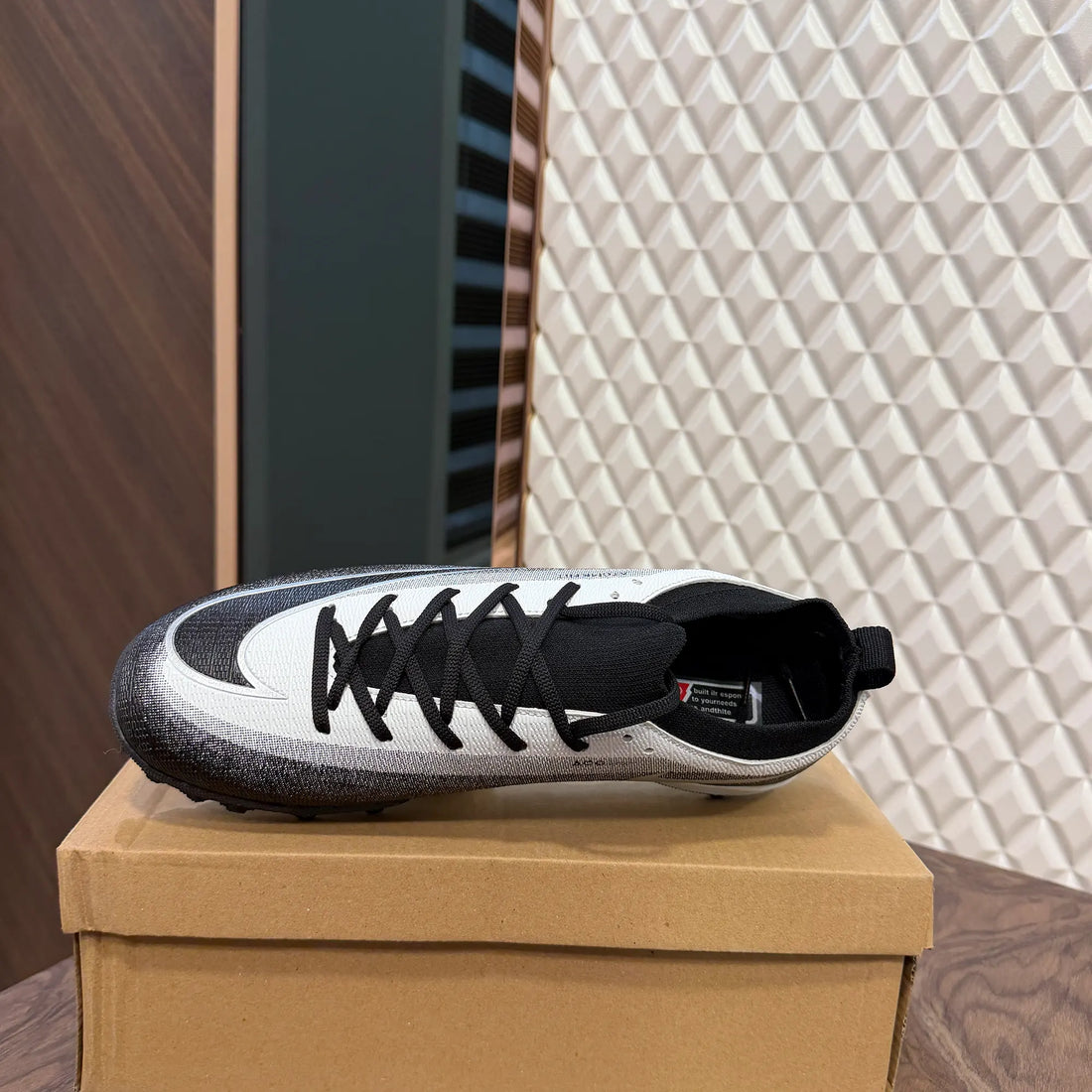 MERCURIAL VAPOR TURF - BLACK WHITE