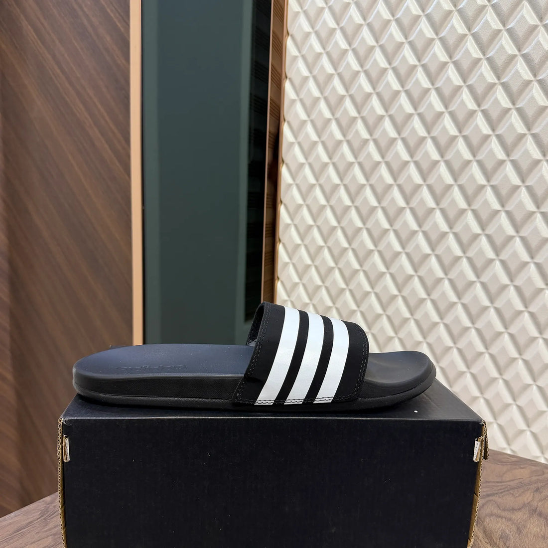 CLOUDFOAM SLIDES - STRIPES BLACK WHITE