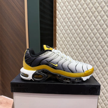 AIRMAX PLUS TN - METALLIC GOLD