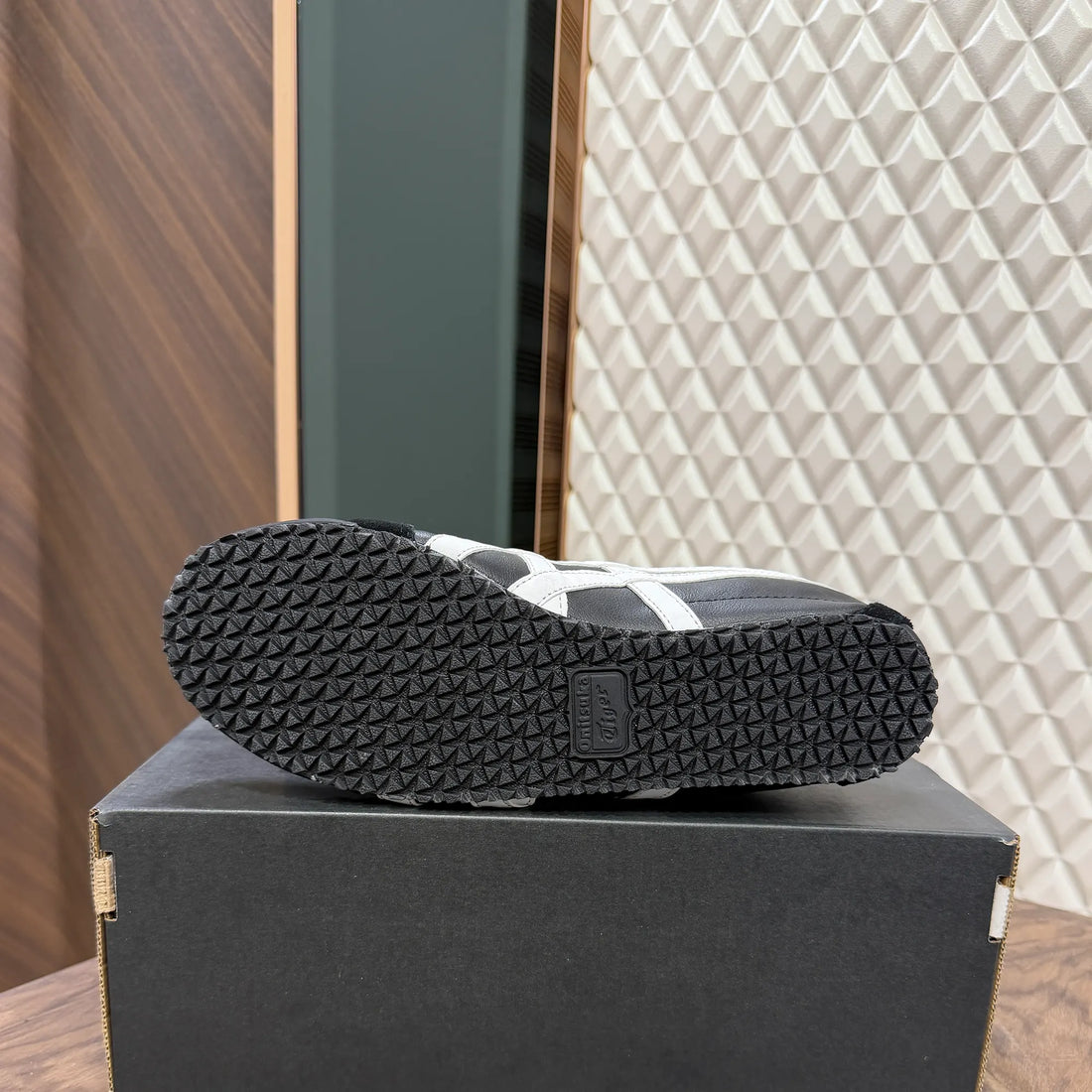 ONITSUKA TIGER MEXICO 66 - BLACK WHITE