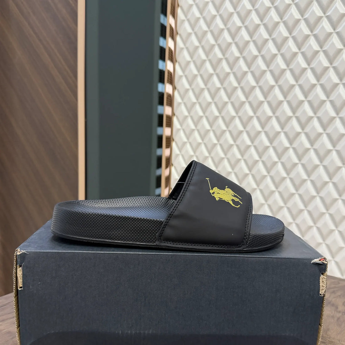 POLO LOGO - BLACK GOLD (02)
