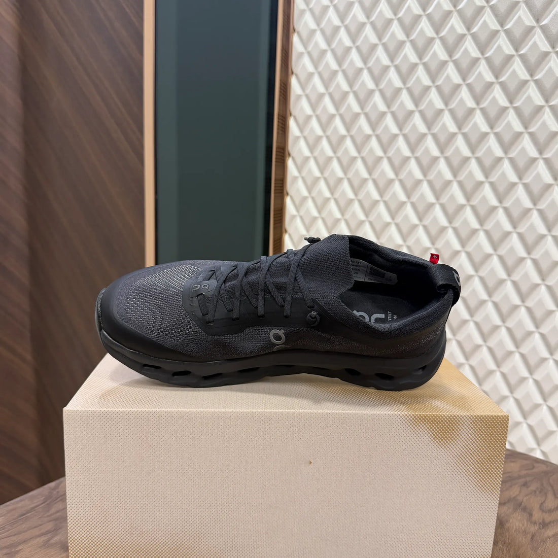 ONCLOUT TILT MOON - CARBON BLACK