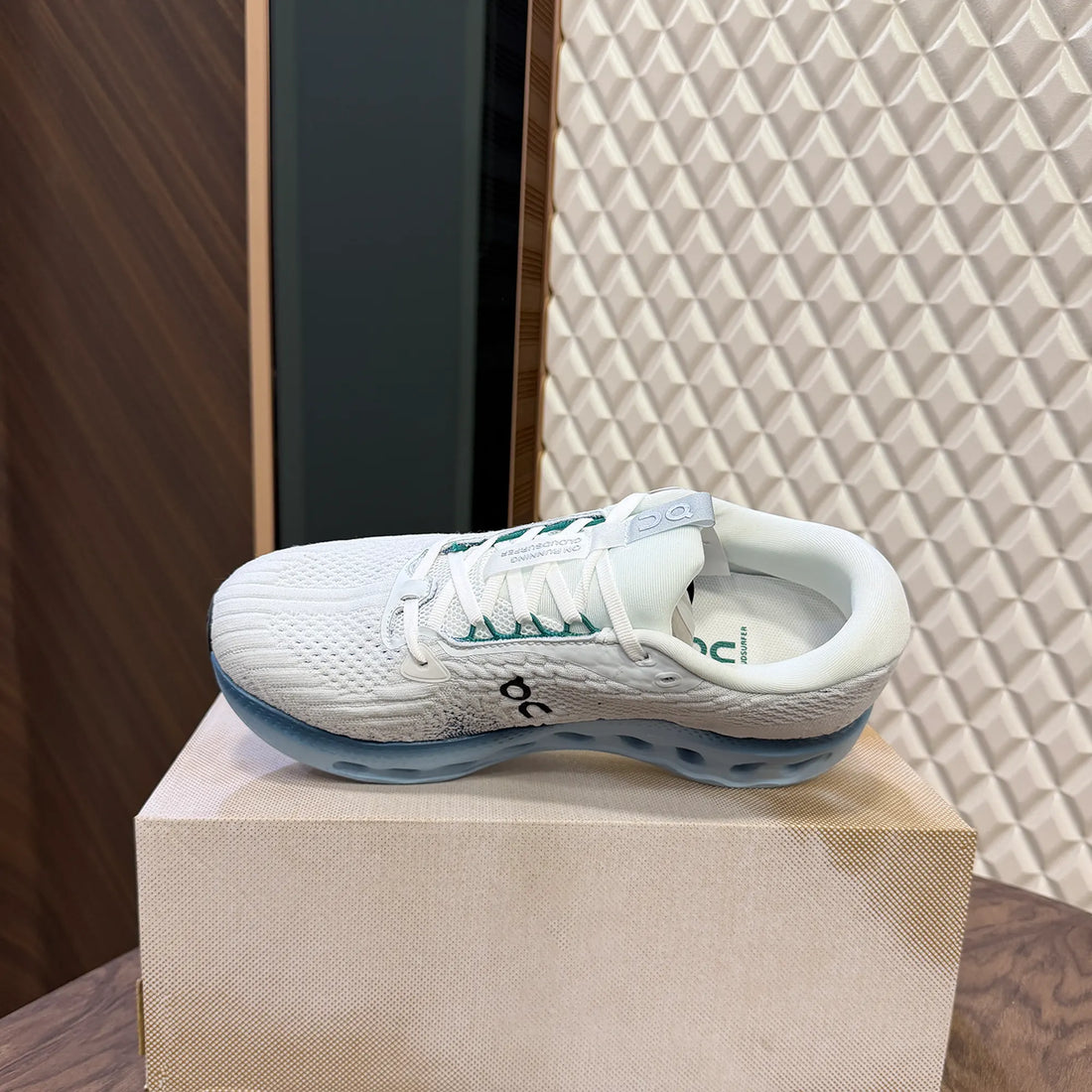 ON CLOUD SURFER 3 - LIGHT BLUE