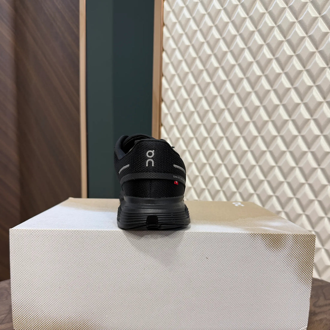 ON CLOUD 6 - ALL BLACK