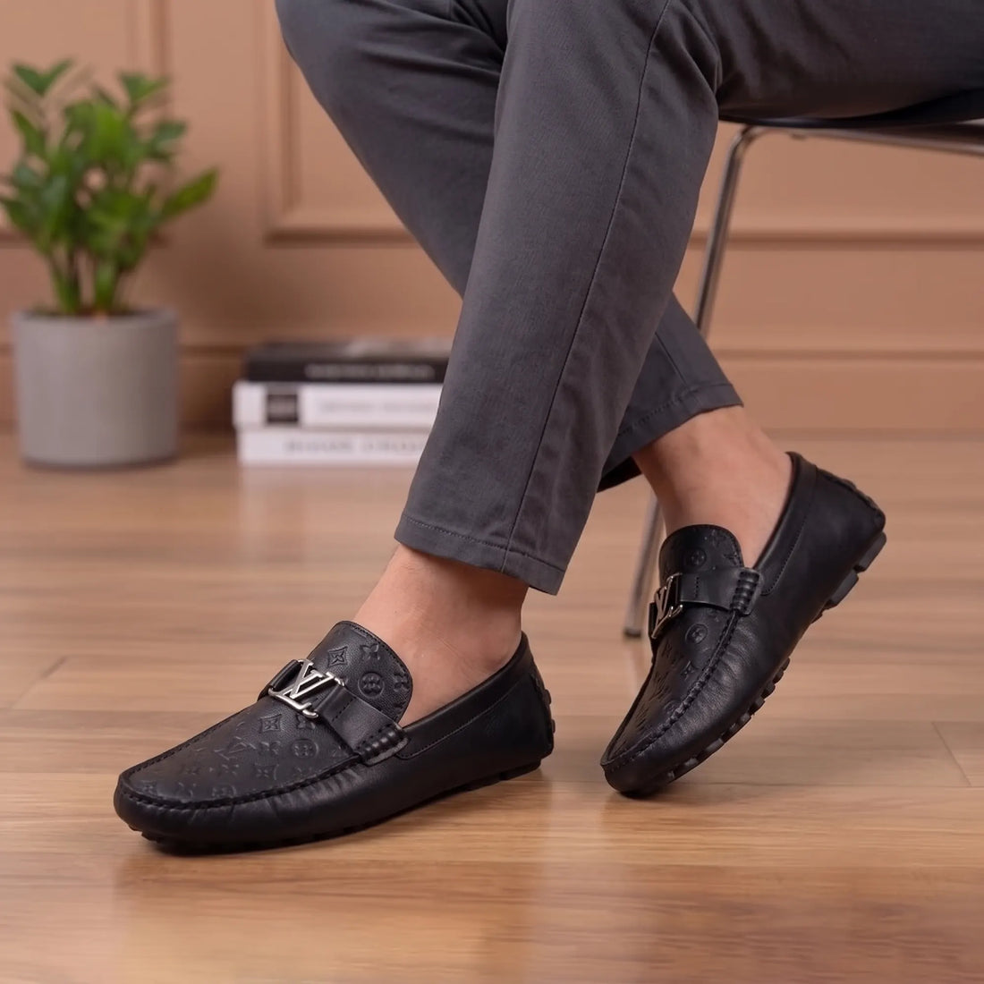LOUI LEATHER LOAFER - EMBOSSED BLACK (5215-7)