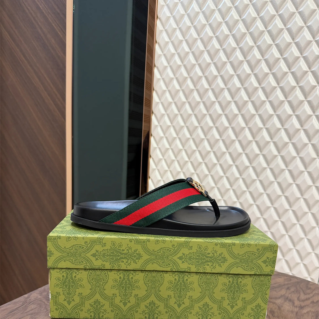 GUCC FLIPFLOP - BLACK