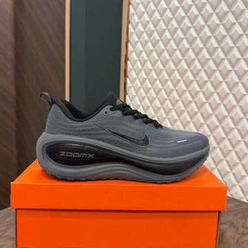 NK VOMERO PLUS - SMOKE GREY