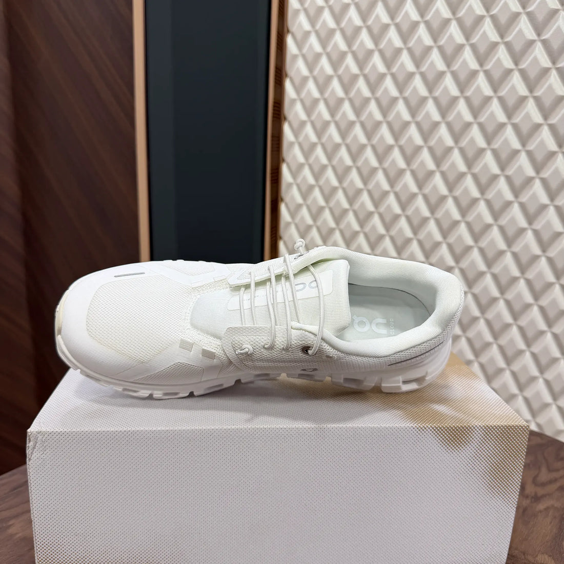 ON CLOUD 6 - ALL WHITE