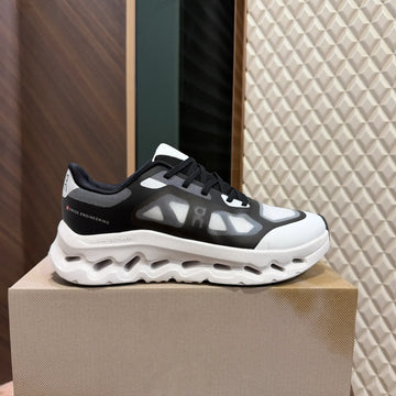 ONCLOUD TILT REMIX - BLACK WHITE