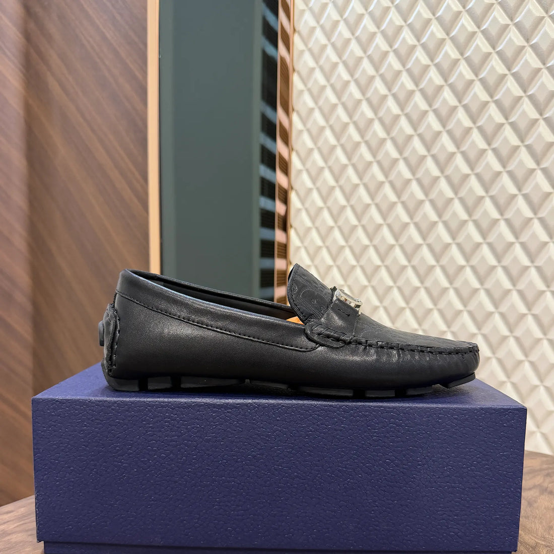 DIO LEATHER LOAFER - BLACK (001)
