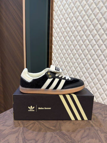 SAMBA WALES B - PONY TONAL BLACK