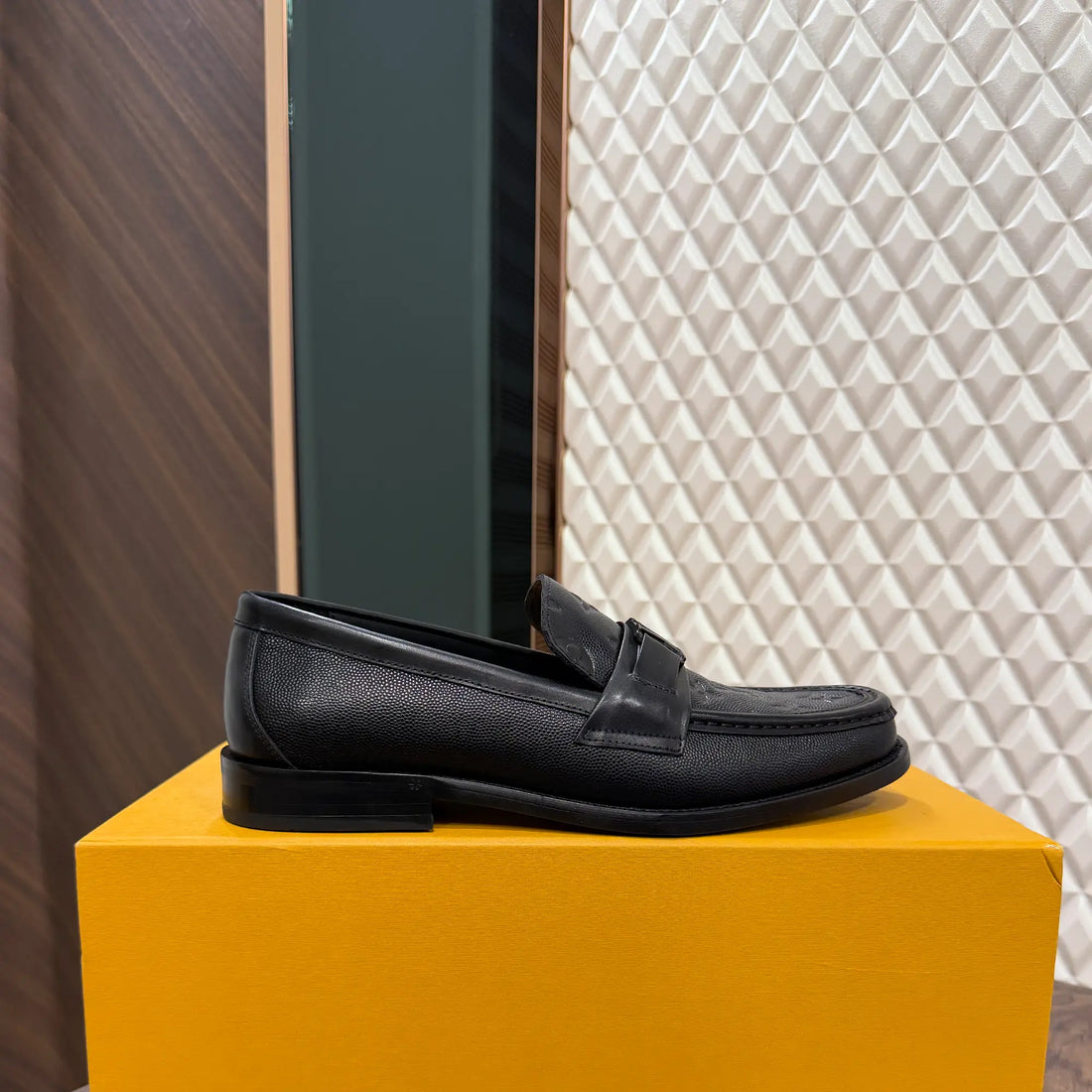 LOUI MAJOR LOAFER - BLACK EMBOSSED (SA050)