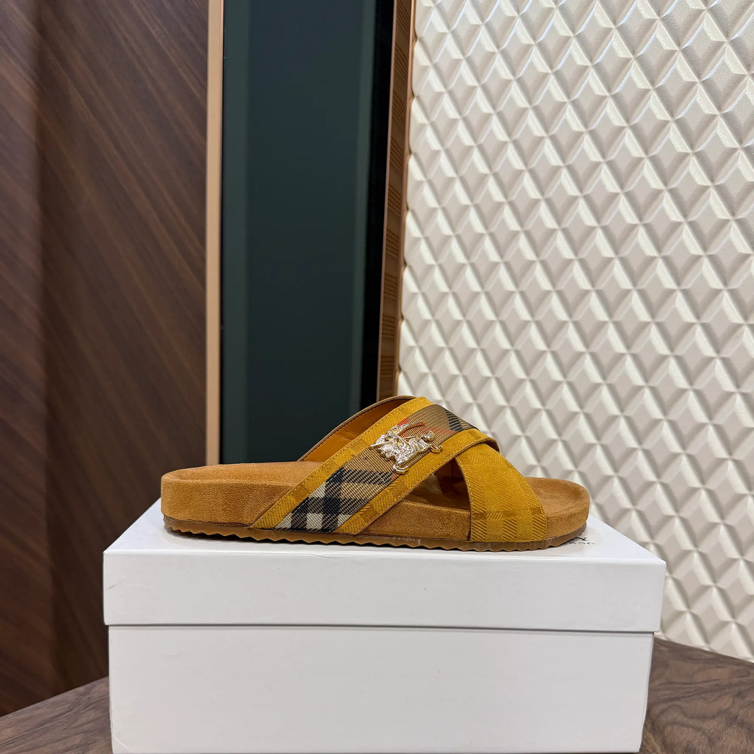 BURR CHECKED SLIDE - MUSTARD (SUEDE)
