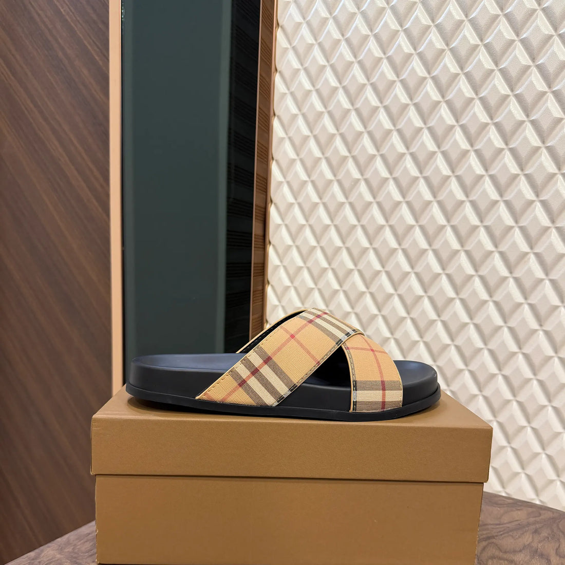 BURR CHECK PAVILION SLIDE - BEIGE