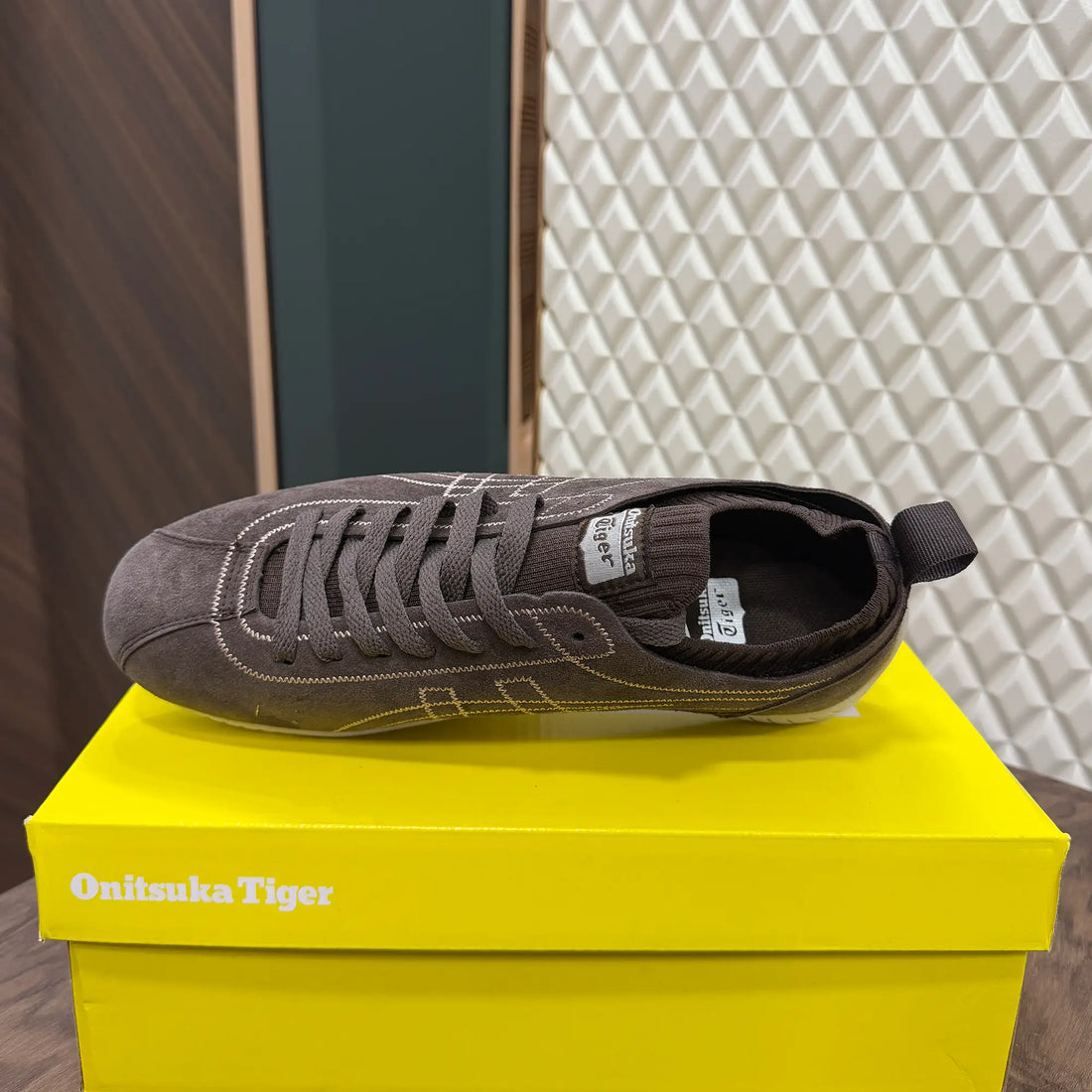 ONITSUKA TIGER SCLAW - BROWN GUM
