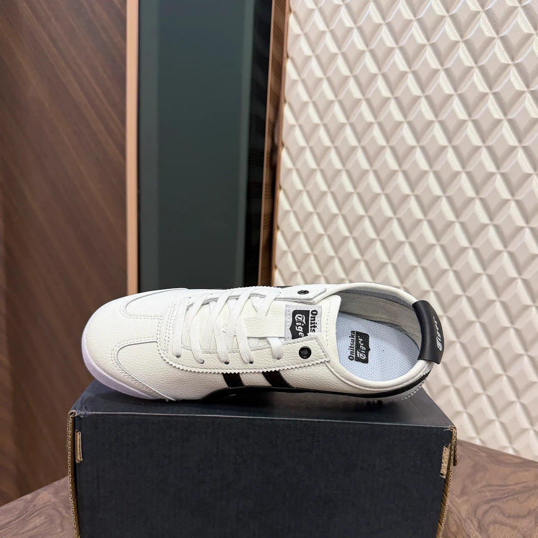 ONITSUKA TIGER MEXICO 66 - WHITE BLACK