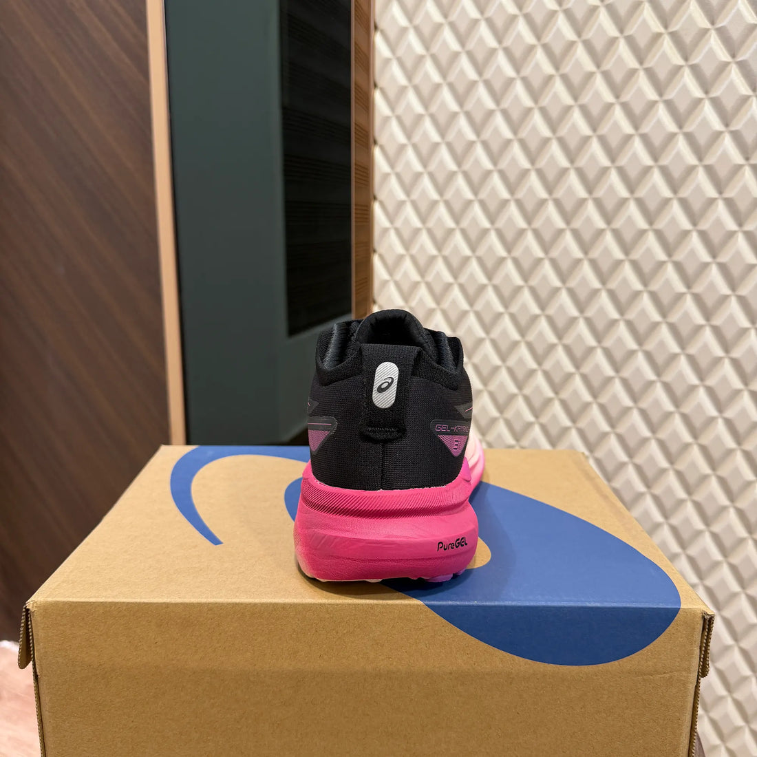 GEL KAYANO 31 - BOLD MAGNETA
