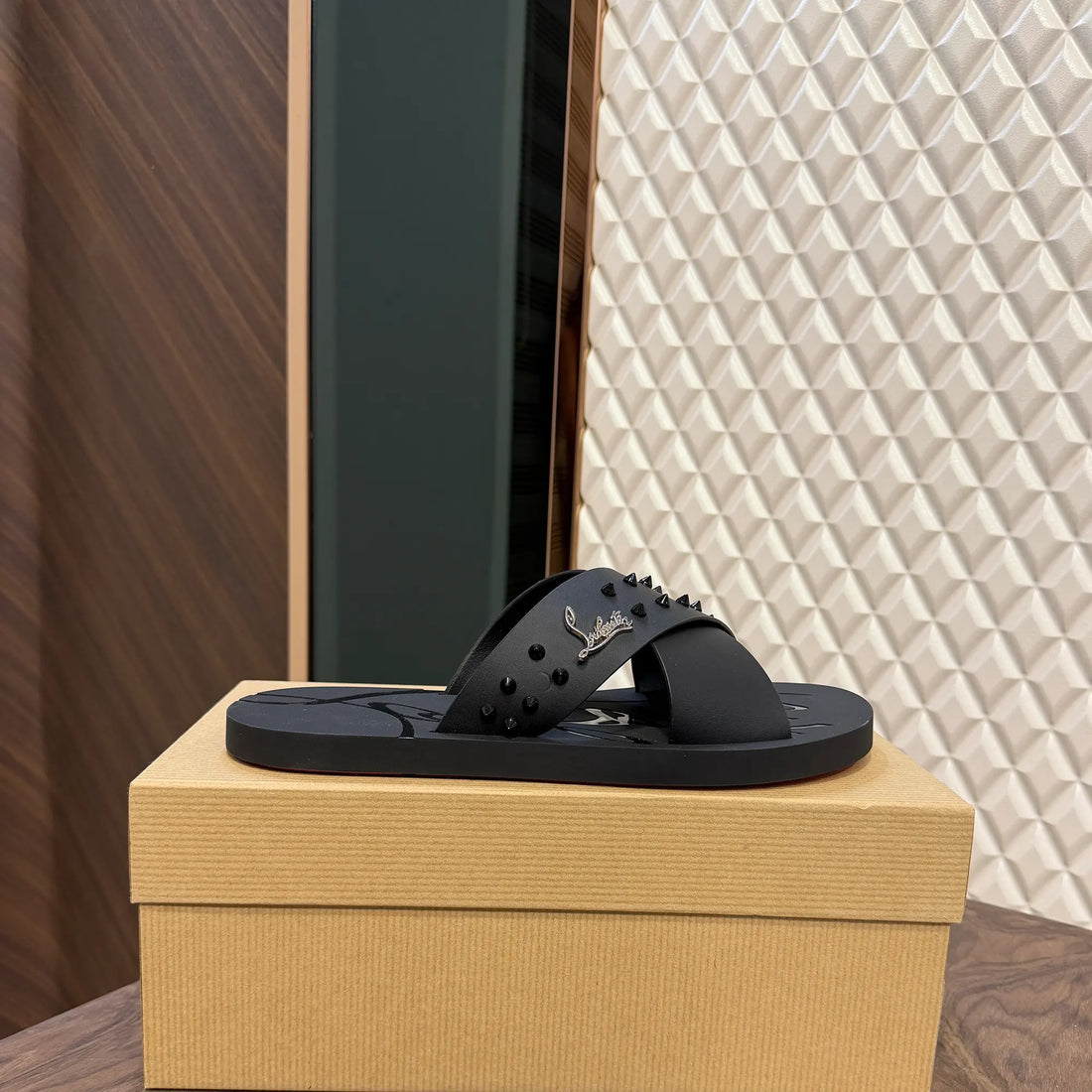 CHRIS LOB LEATHER SLIDE - BLACK (SPIKES)