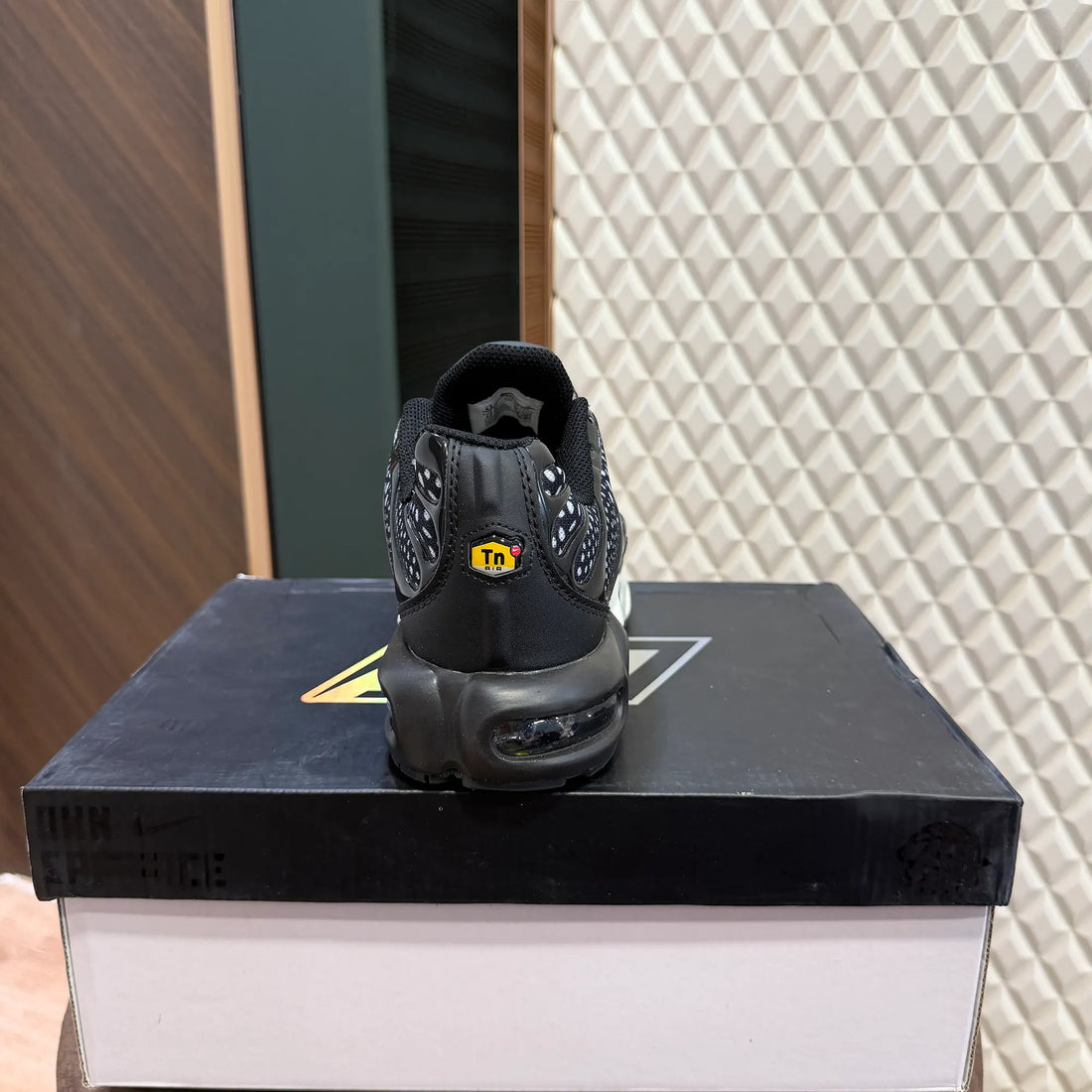AIRMAX PLUS TN - BLACK SAIL