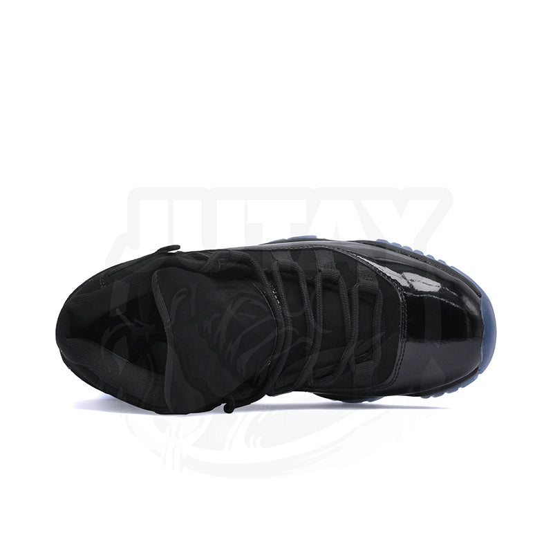 AJ 11 - CAP & GOWN