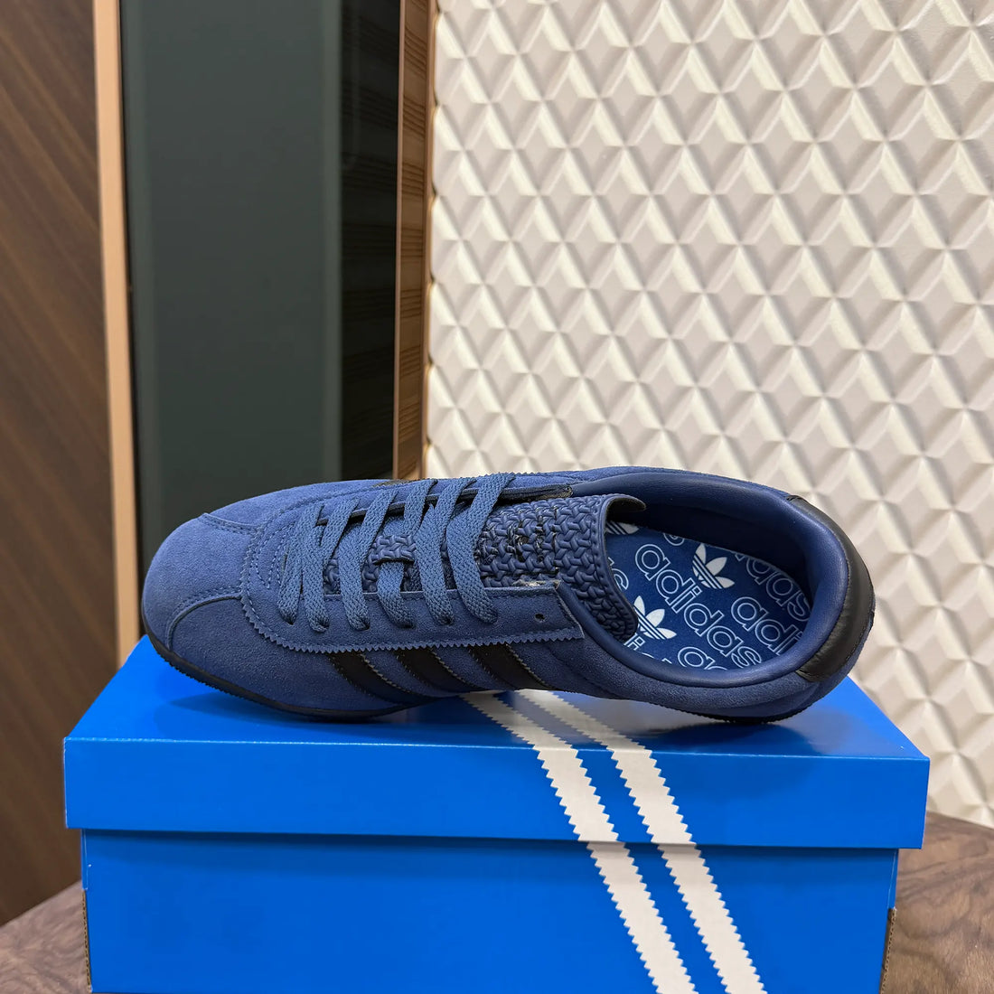 ADI EXCLUSIVE DUBLIN - MYSTRY BLUE