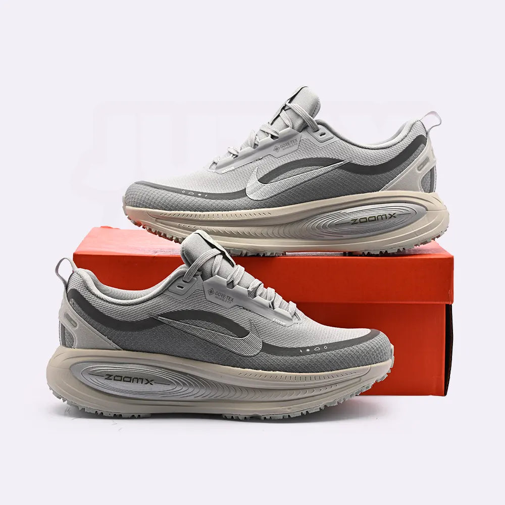 VOMERO 18 WP - PLATINUM SILVER