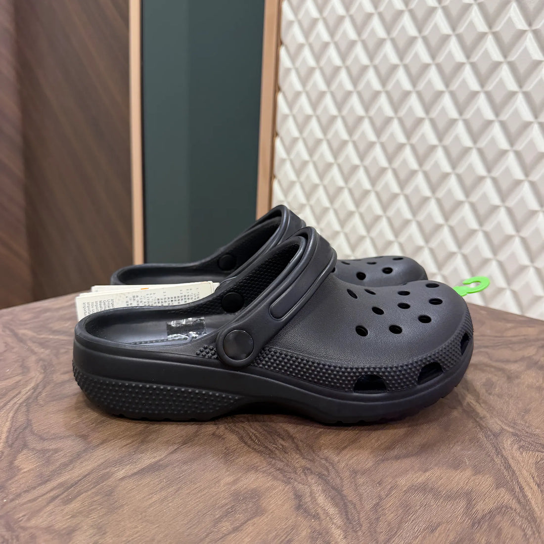 CROCS - BLACK