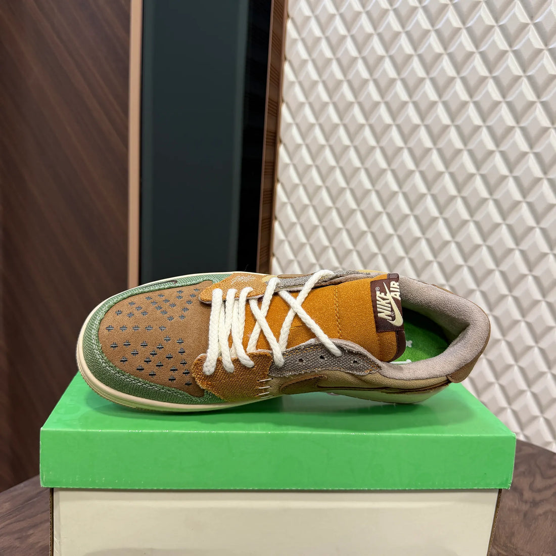 AJ 1  LOWS - ZION