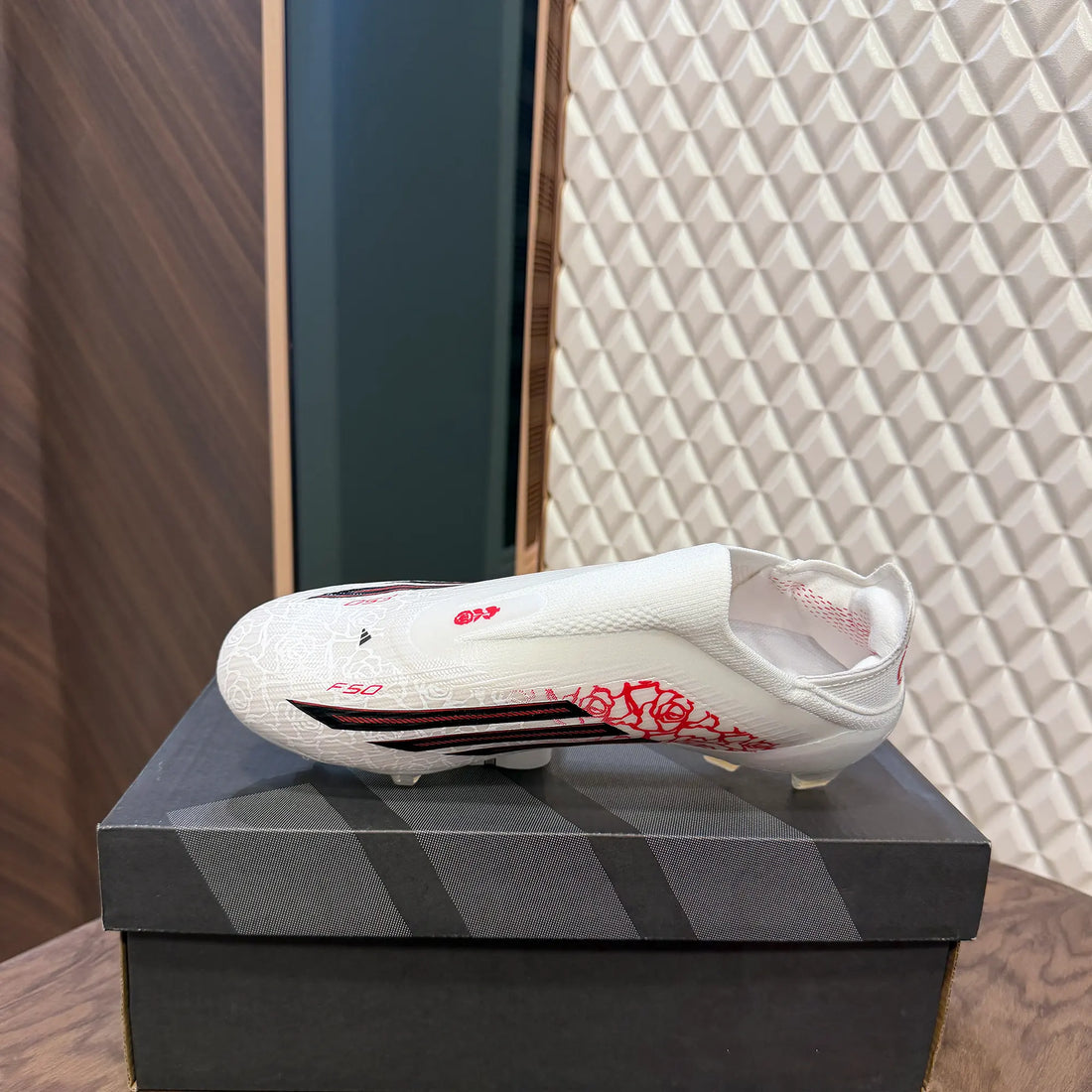F50 ELITE LACELESS - CLOUD WHITE