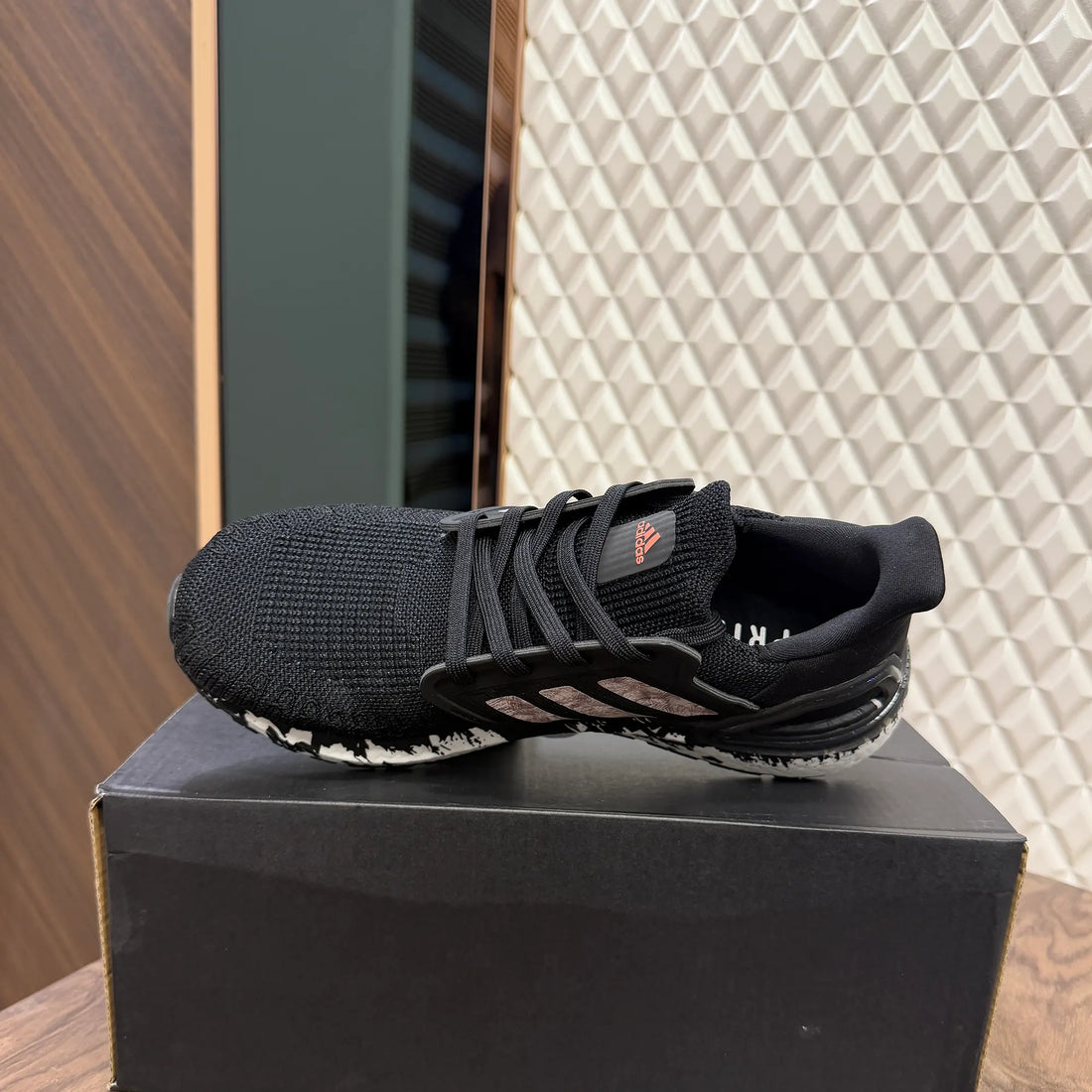 ULTRABOOST 20 - MARBLE BLACK (REAL B)