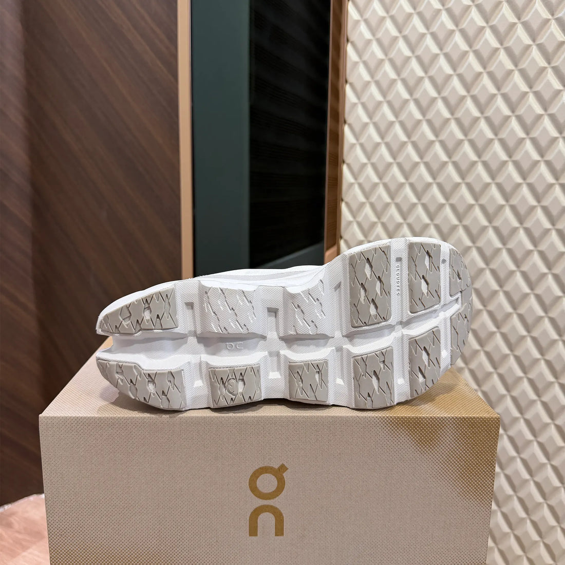ON CLOUD MONSTER 3 - WHITE