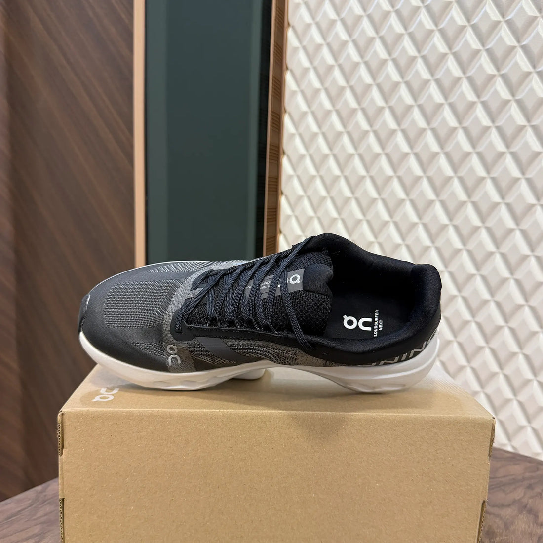 ON CLOUD SURFER NEXT - CARBON BLACK
