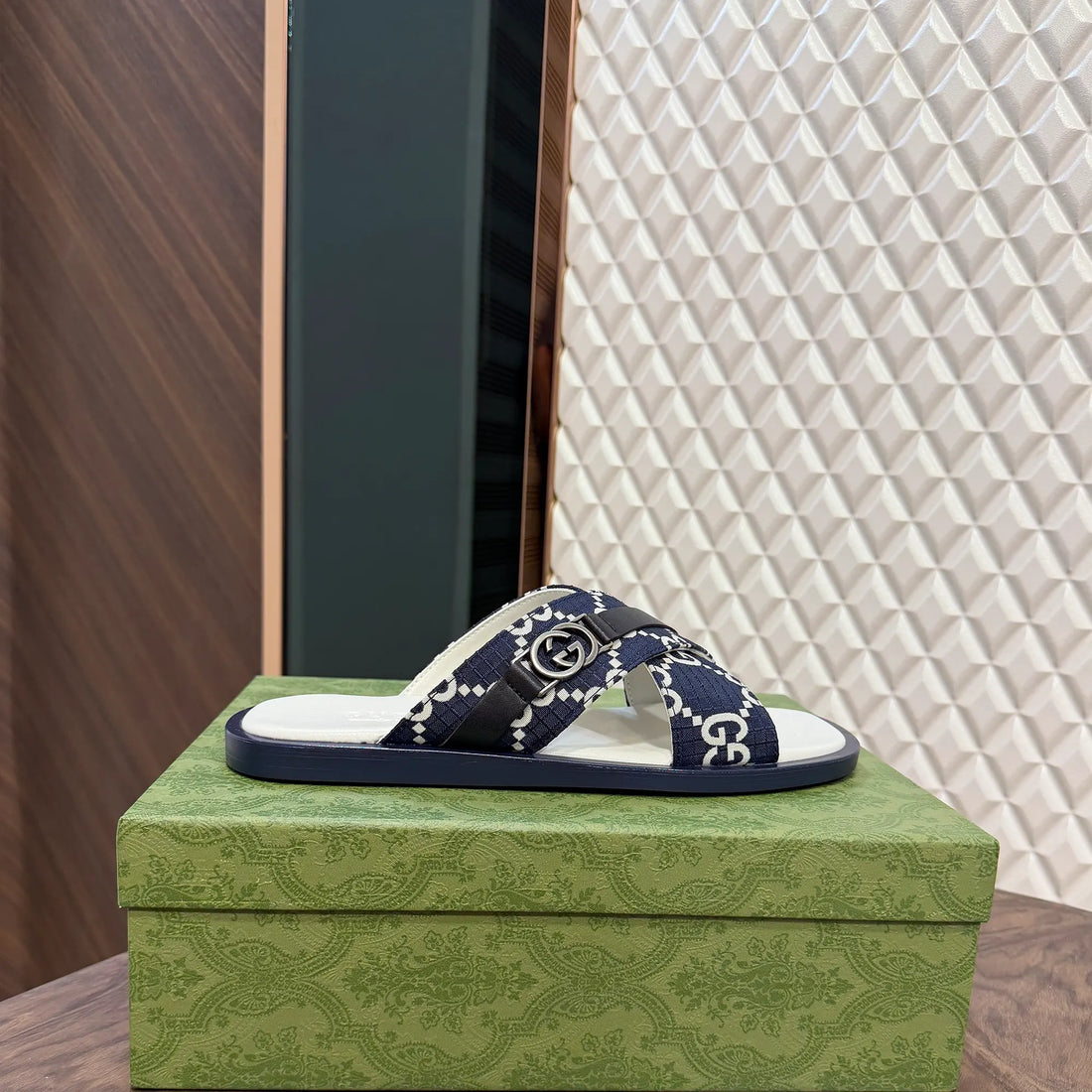GUCC CROSS SLIDE - NAVY