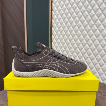 ONITSUKA TIGER SCLAW - BROWN GUM