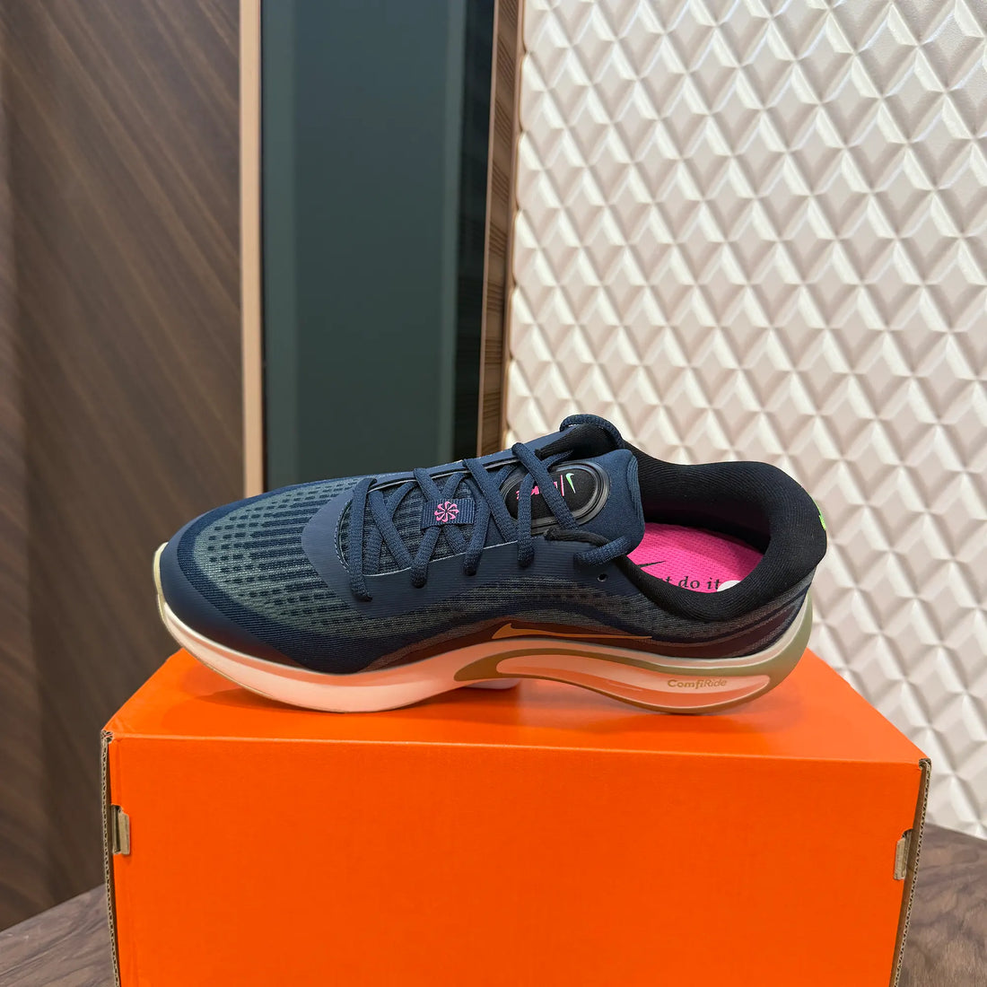 JOURNEY RUN - ARMOURY NAVY