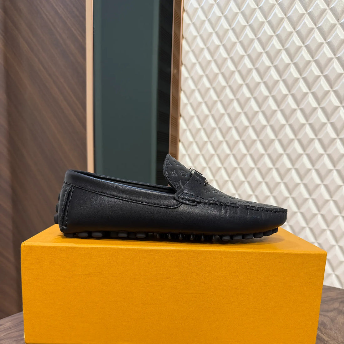 LOUI LEATHER LOAFER - EMBOSSED BLACK (5215-7)