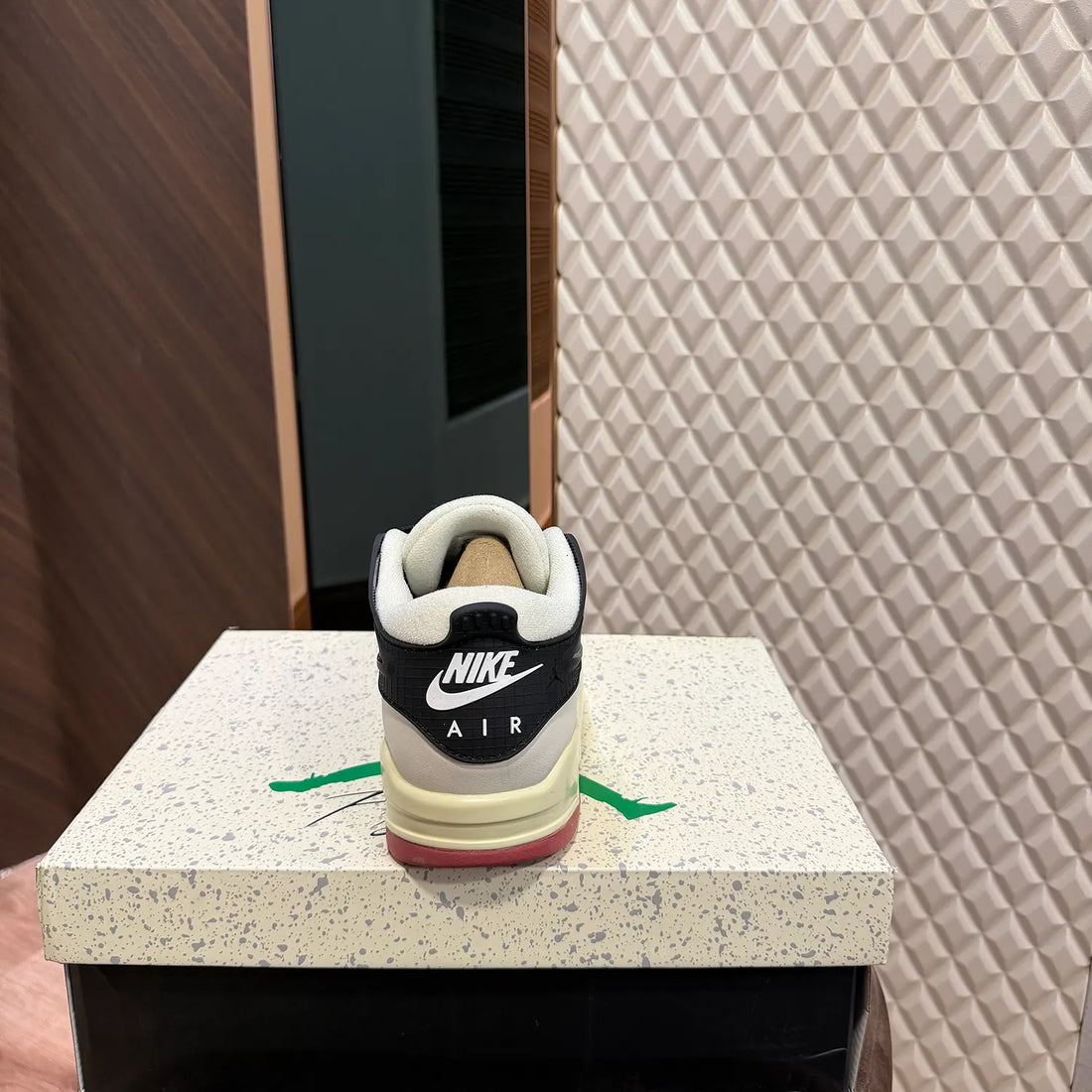 AJ IV RM - CANYON RUST