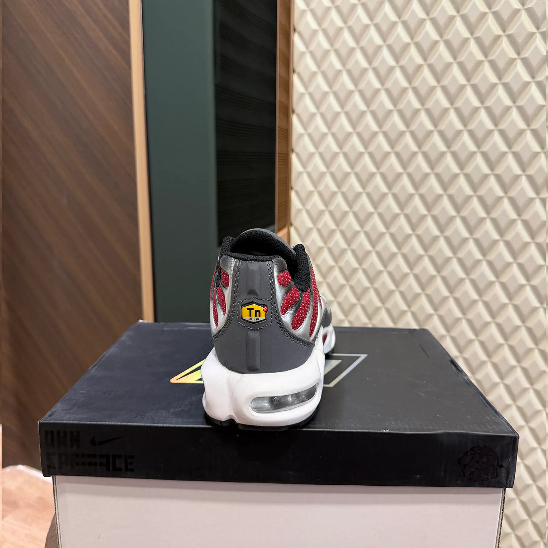 AIRMAX PLUS TN - TEAM RED