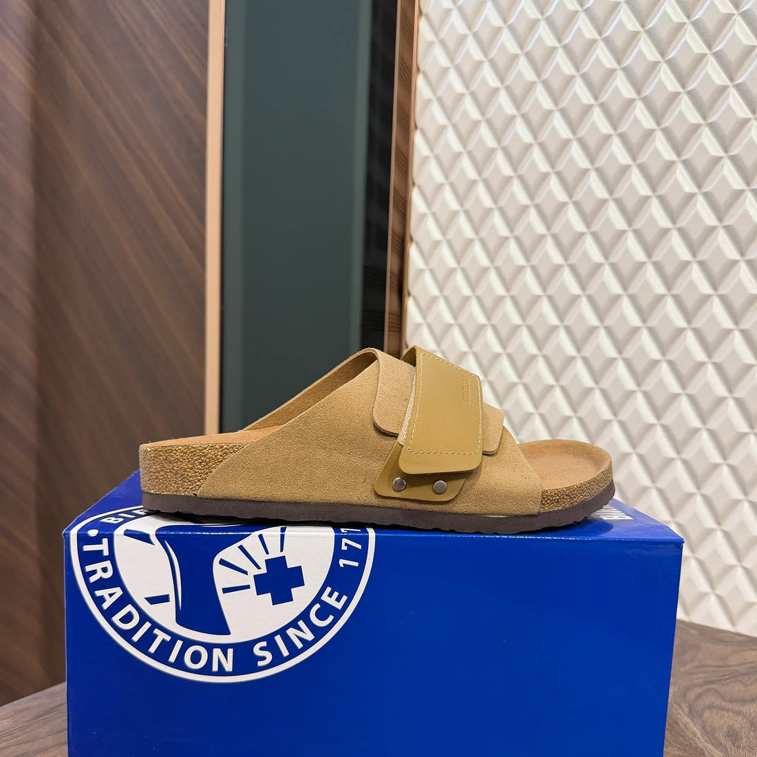 BST SLIDE - BROWN (WITH BOX)