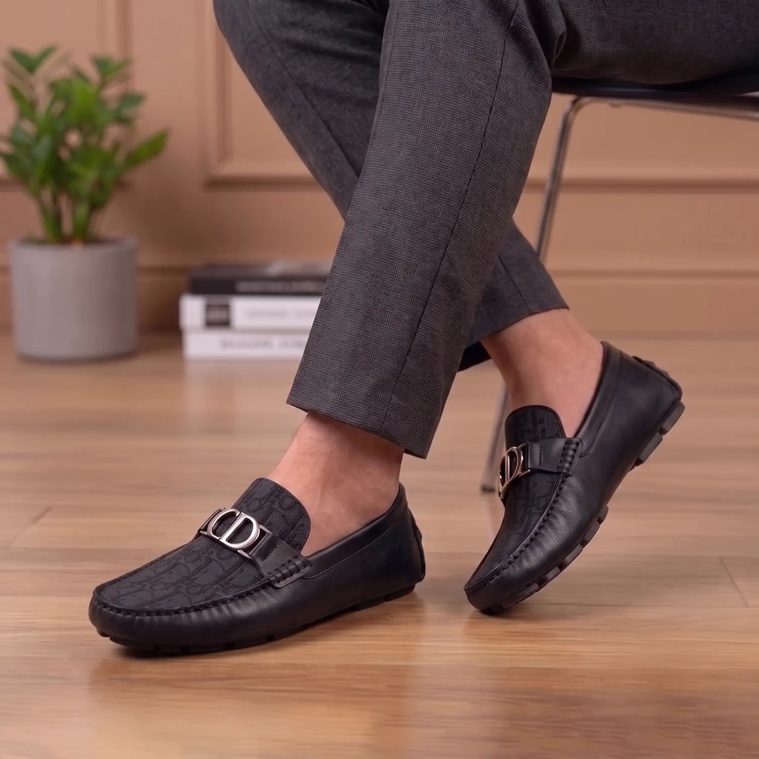 DIO LEATHER LOAFER - BLACK (001)