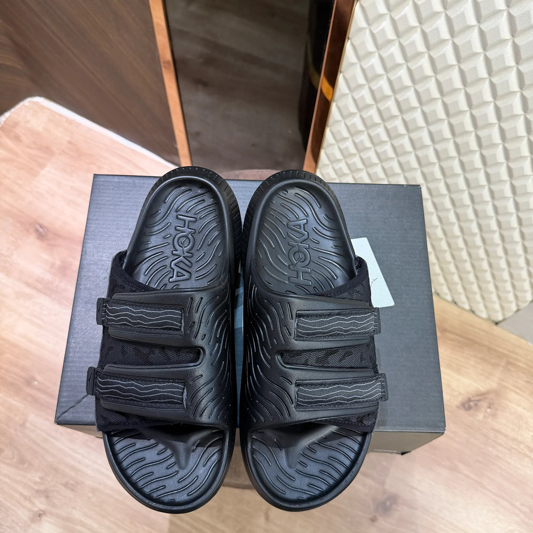 HOOKA ORA LUXE SLIDE - BLACK