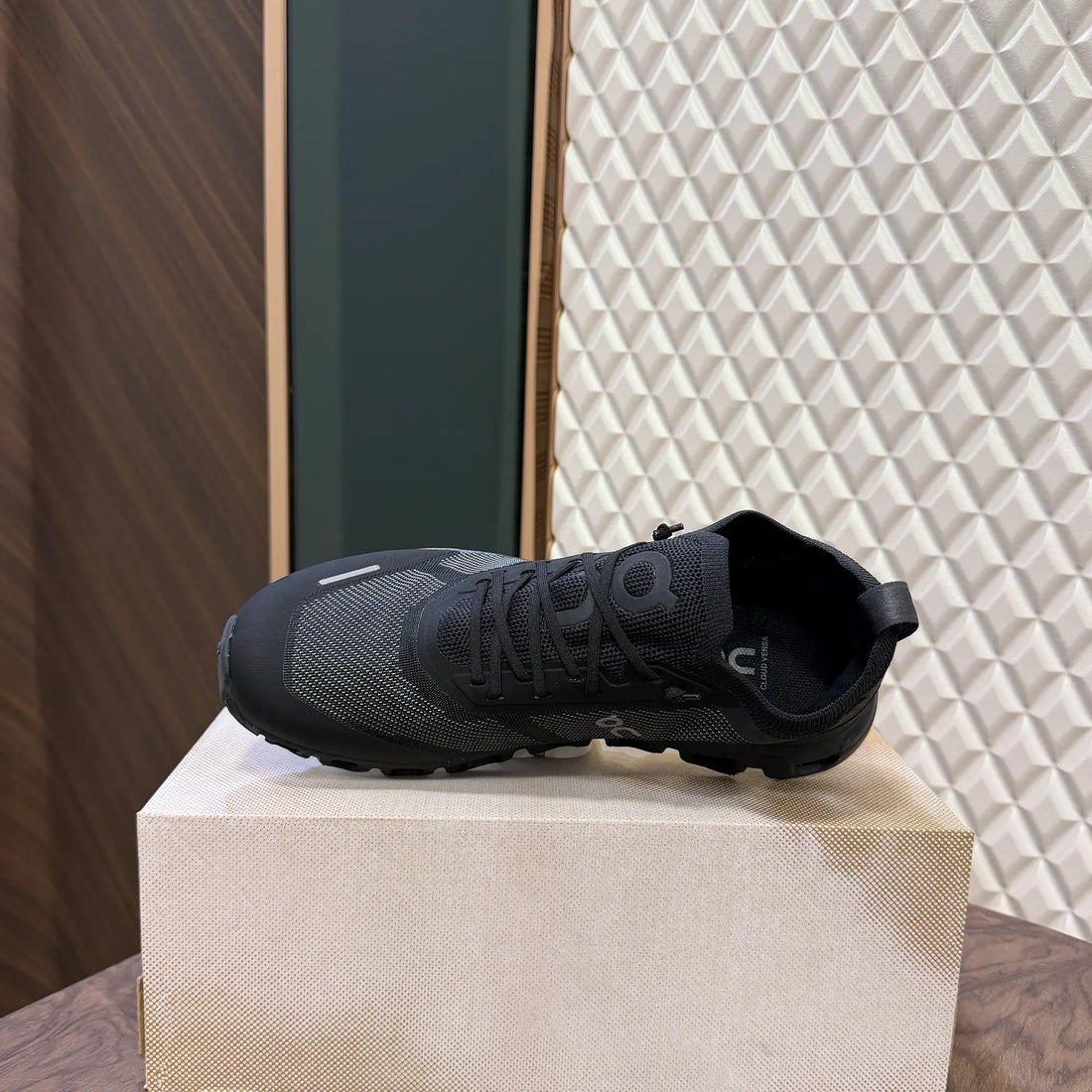 ON CLOUD 6 VERSA - BLACK ECLIPSE