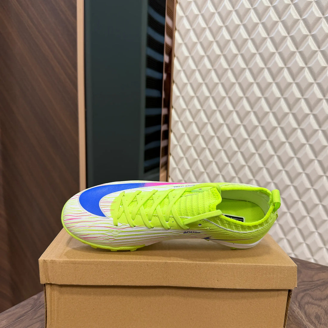 SUPERFLY 11 (TF) - NEON GREEN