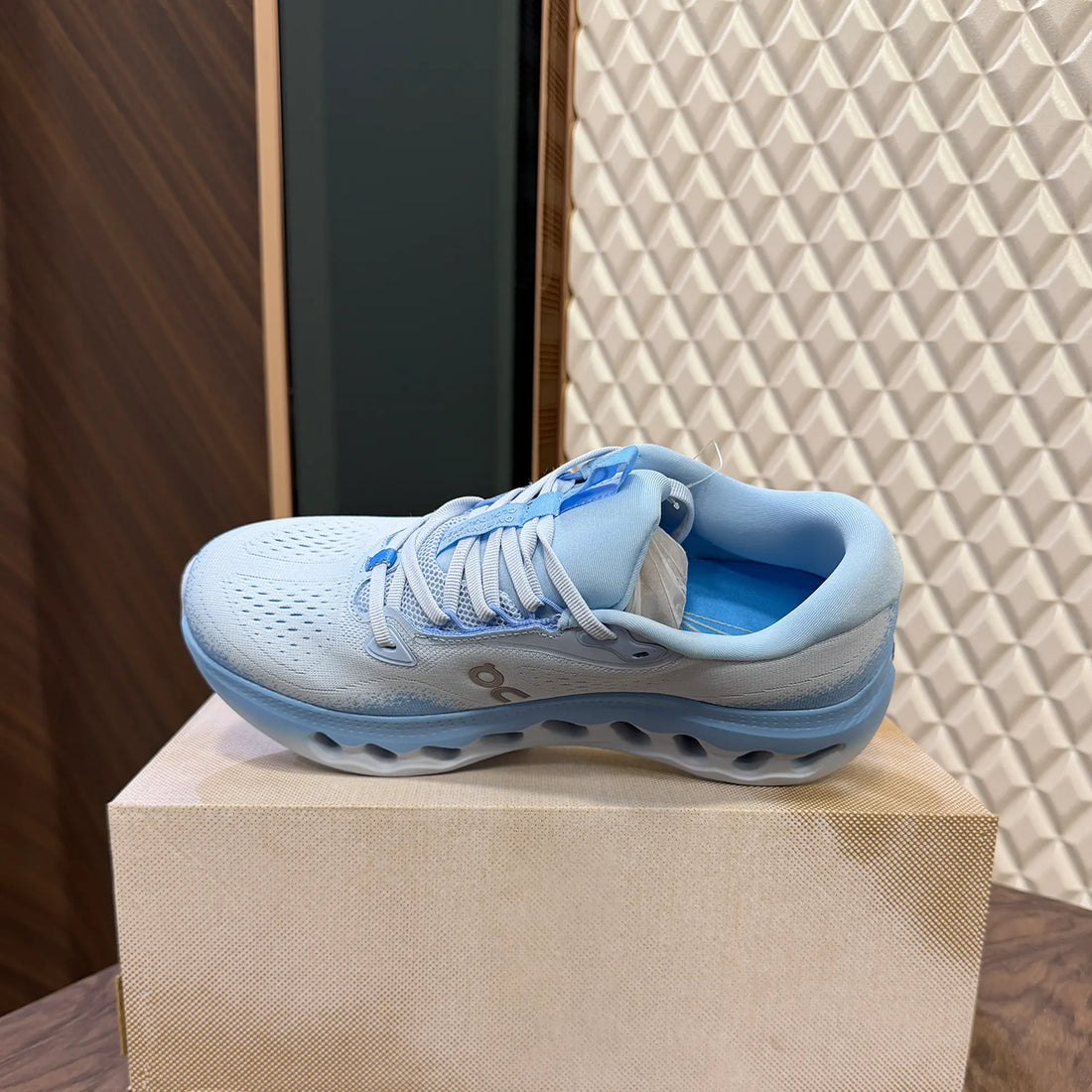 ON CLOUD SURFER 3 - SKY BLUE