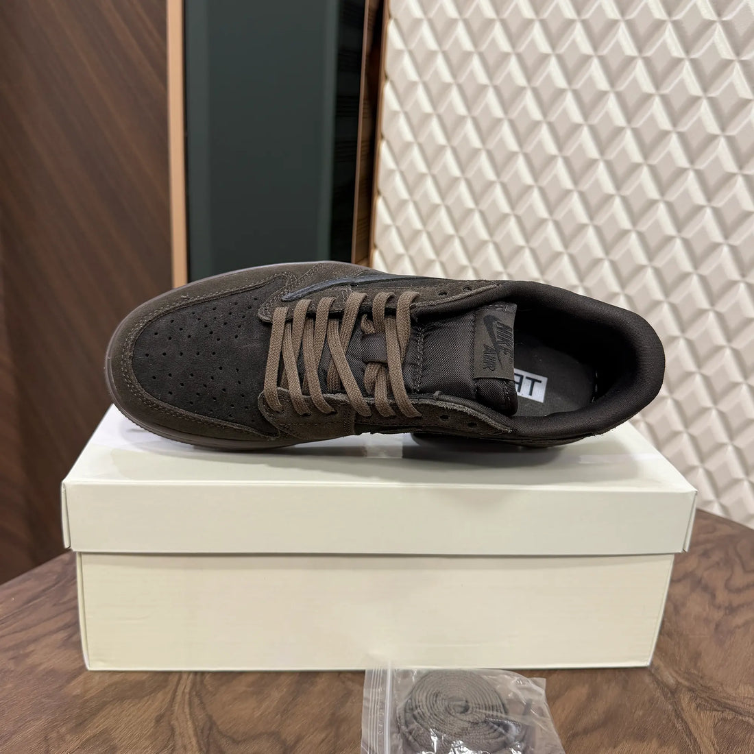 AJ 1 LOWS - VELVET BROWN (TRAVIS)
