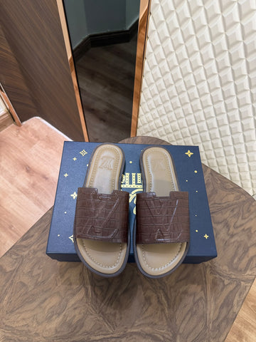 LOUI CROC PRINT - BROWN