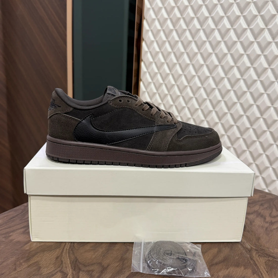 AJ 1 LOWS - VELVET BROWN (TRAVIS)