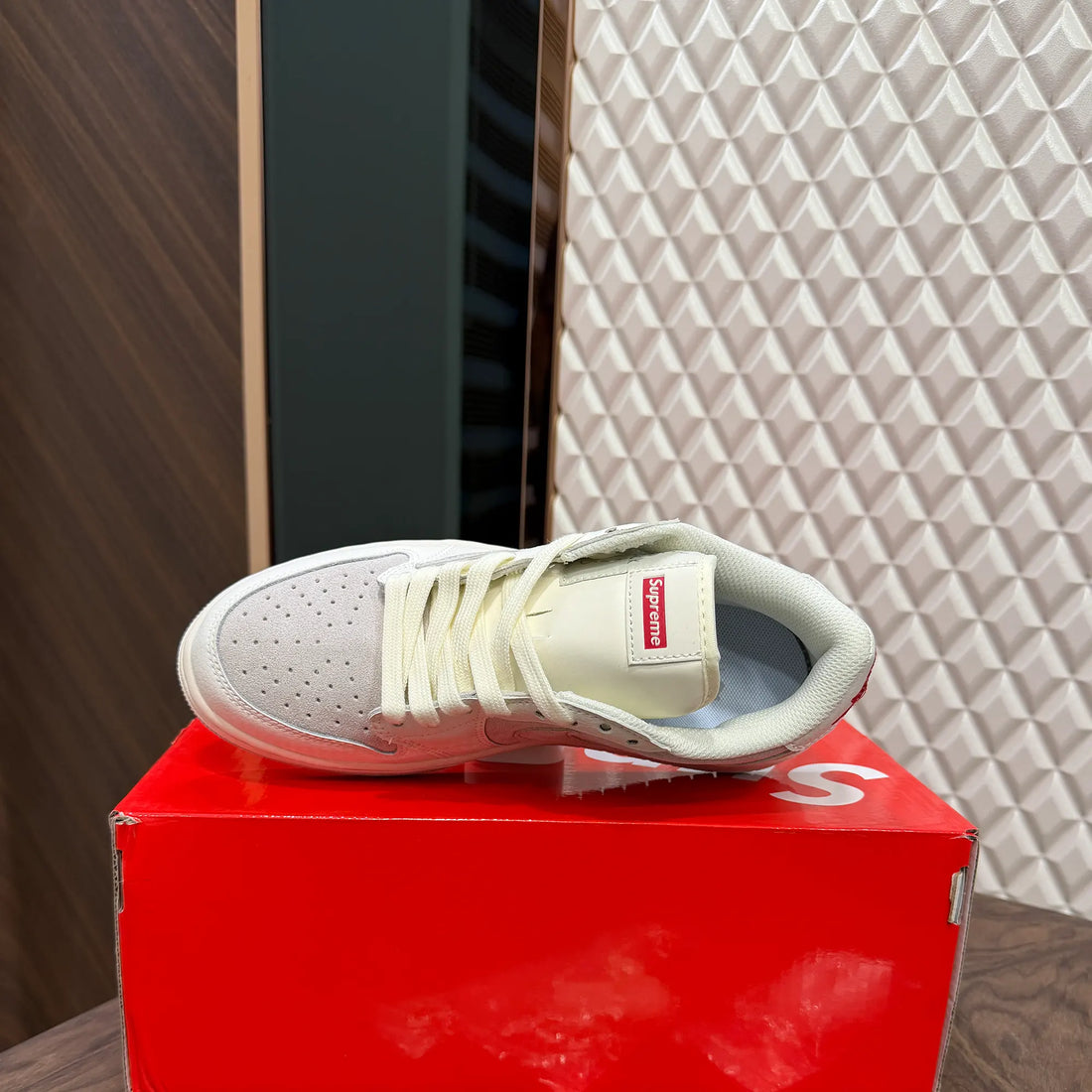 AJ 1 LOWS X SUP - GREY (TRAVIS)