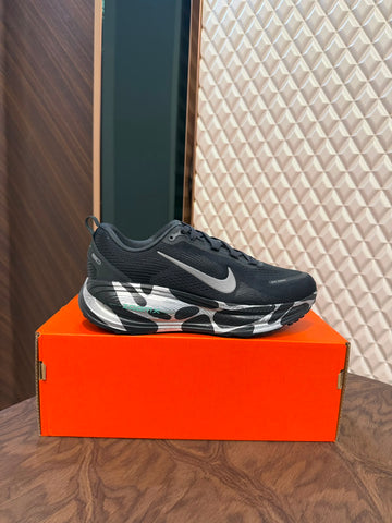 VOMERO 18 - ANTHRACITE REFLECT SILVER